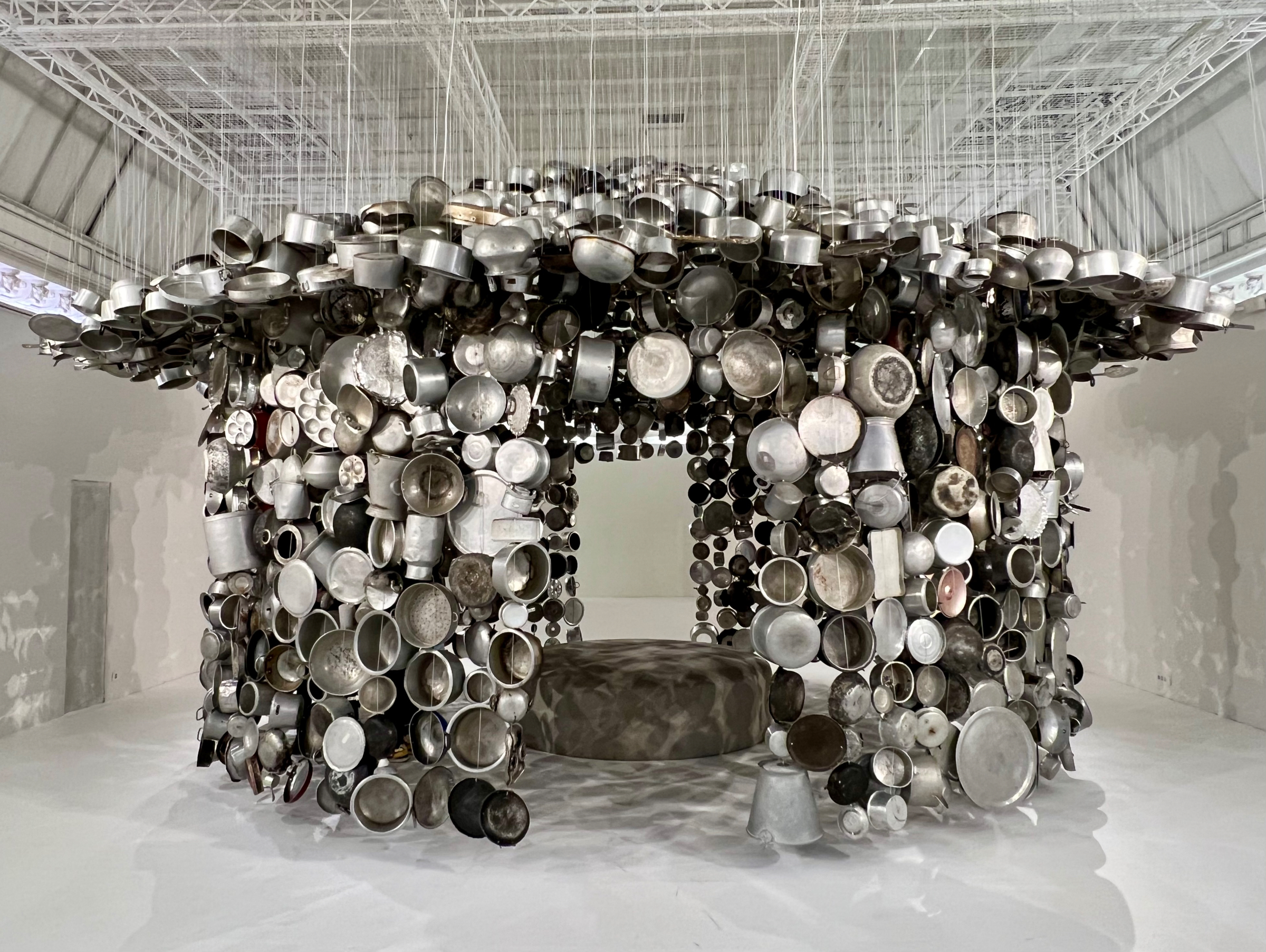 Subodh Gupta, huitième invité de la « carte blanche » du Bon